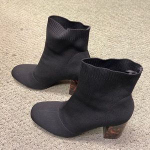 Super cute Mia booties